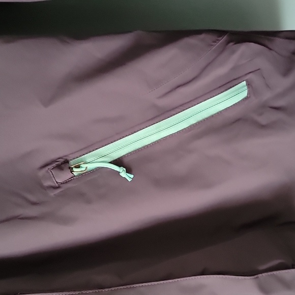 The North Face Jacket/Coat - Picture 4 of 10